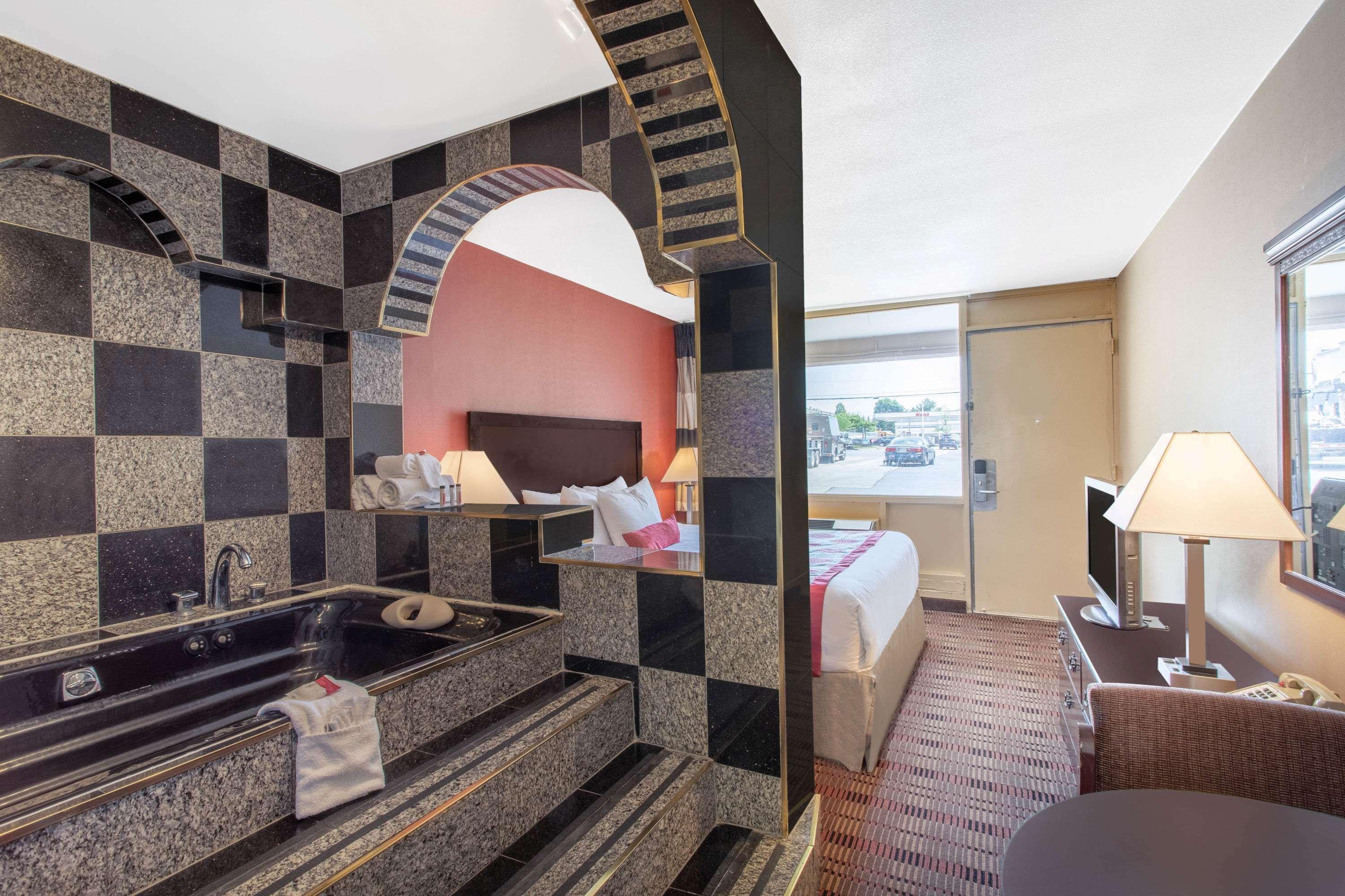 Ramada Limited Cockeysville Esterno foto