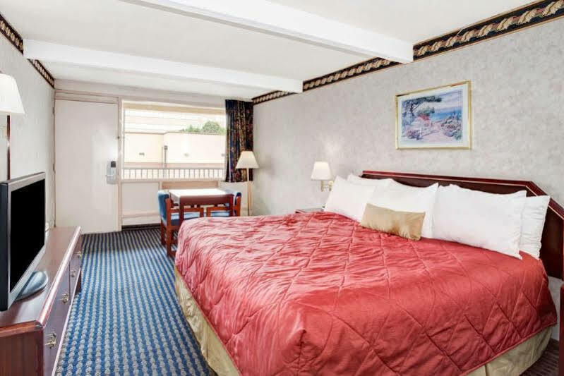Ramada Limited Cockeysville Esterno foto